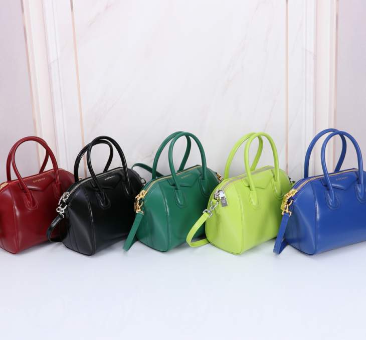 Picture of Givenchy Handbags _SKUfw240170132fw